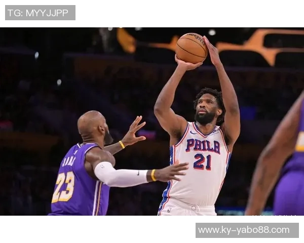 恩比德半场表现抢眼10中6砍下18分助球队争取胜利三分球命中率高达67